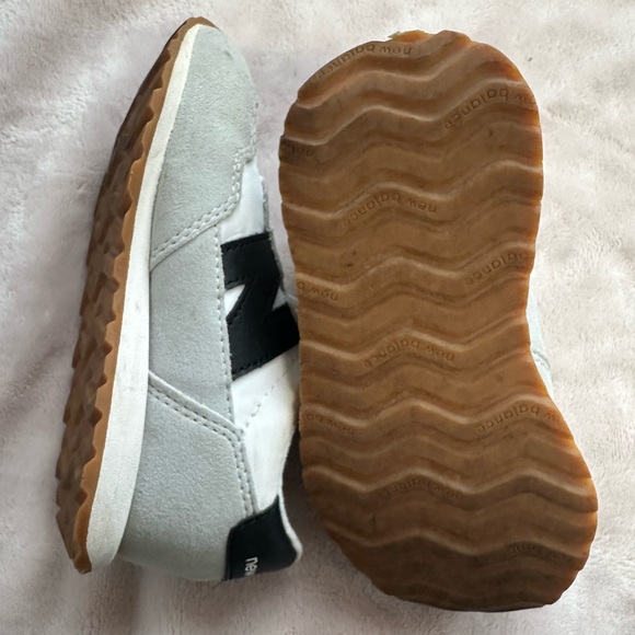 New Balance Kids' Gray and Black Sneakers - Picture 2 of 2